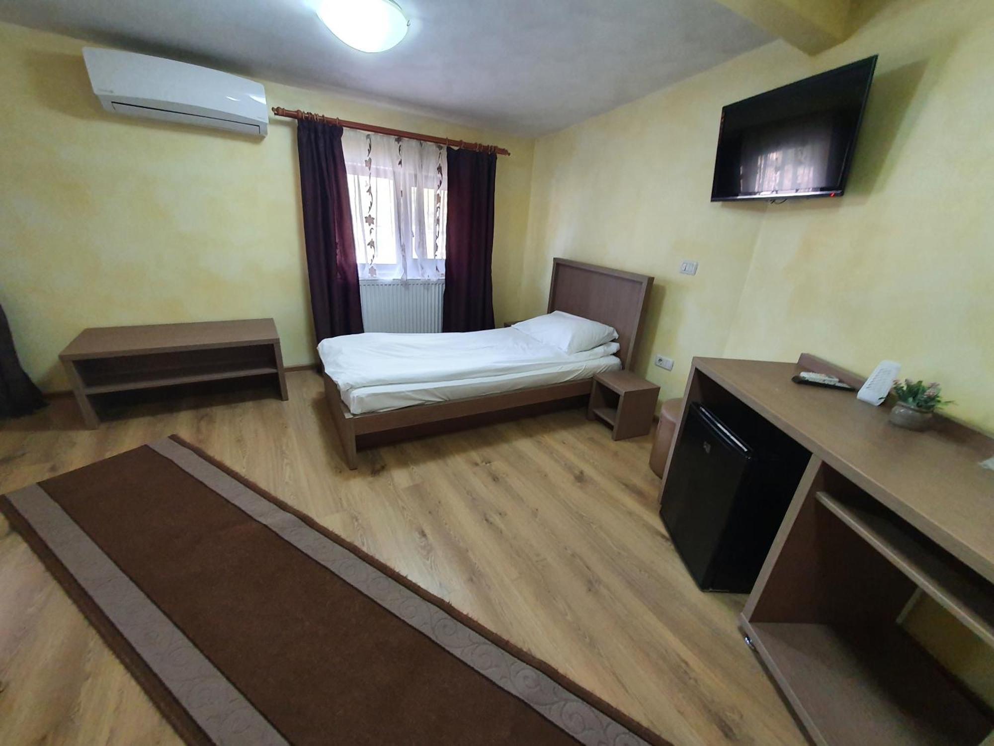 Efm Motel Brezoi Oda fotoğraf