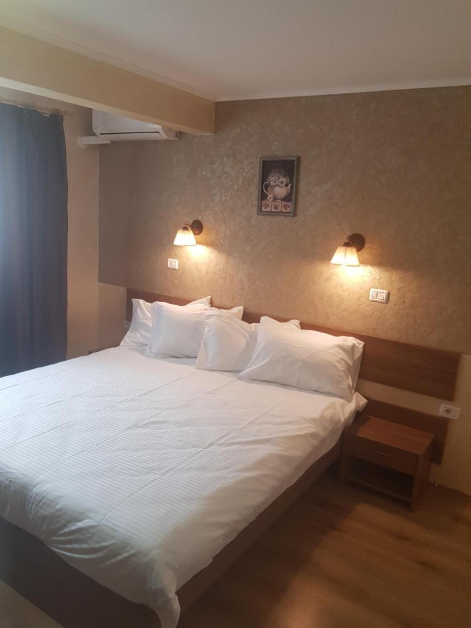 Efm Motel Brezoi Dış mekan fotoğraf